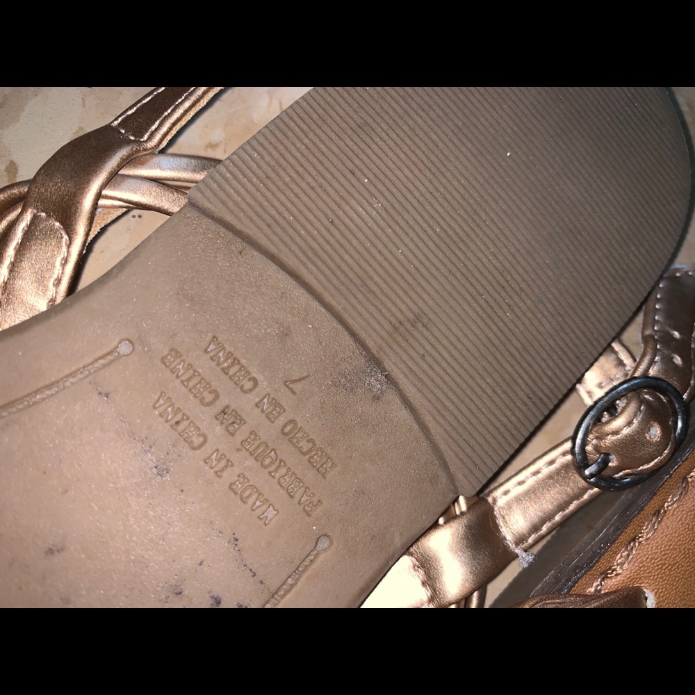 AE Sandals - Picture 3 of 3